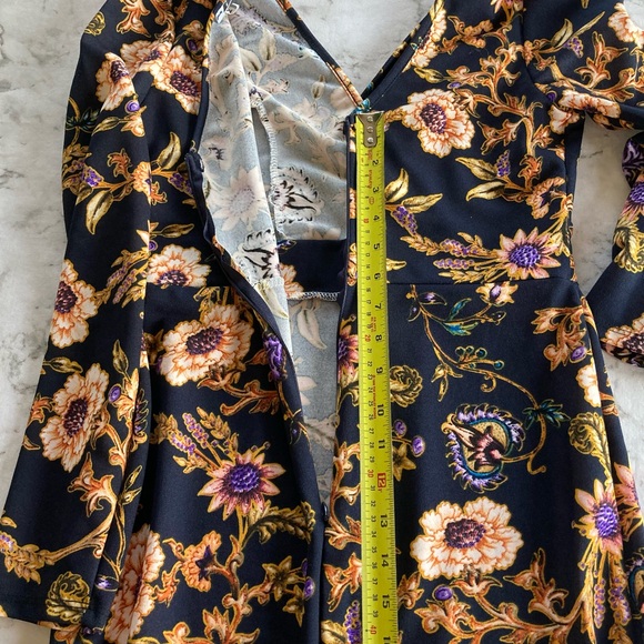 Black and floral print long sleeve mermaid dress Medium - Picture 2 of 9